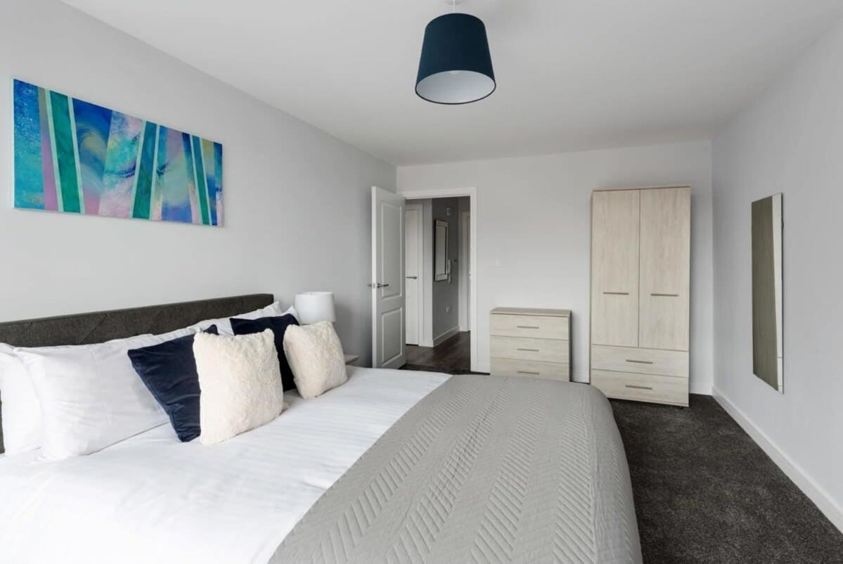 Lovely 1 Bed Flat In The Heart Of *