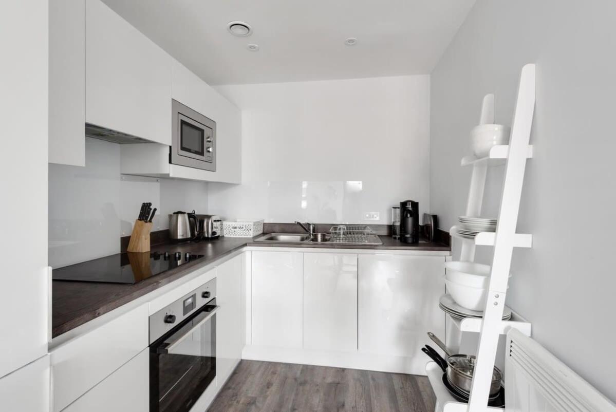 Lovely 1 Bed Flat In The Heart Of Apartment *